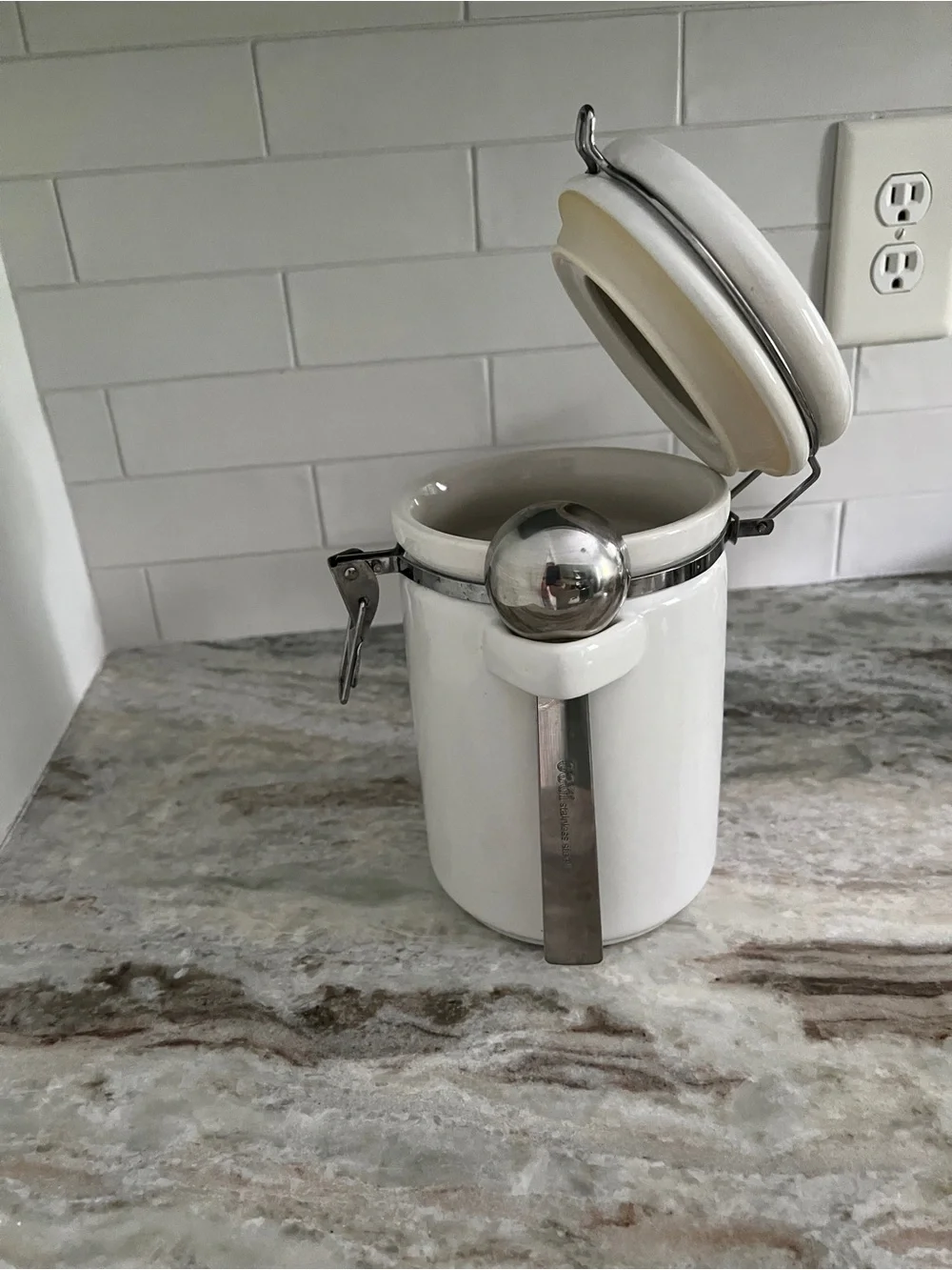 Set of Large Ceramic Airtight Storage Canister and spoon - Oggi